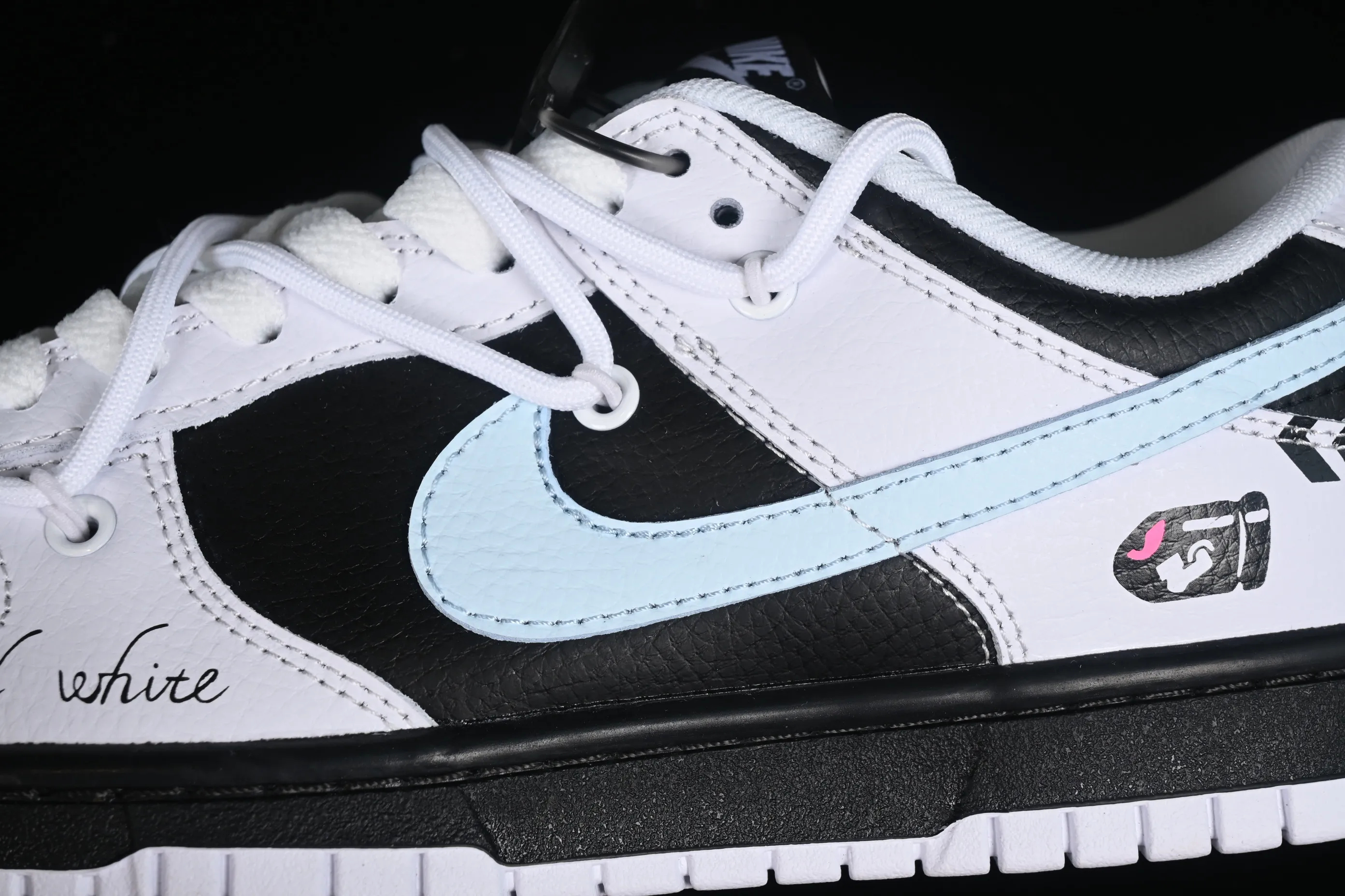 All categories Nk SB Dunk series Nk SB Dunk Low low-top sneakers Nk Dunk Low "Reverse Panda" Speed ​​racing black and white panda graffiti contrasting color SB strap low-top casual sneakers FD9064-011